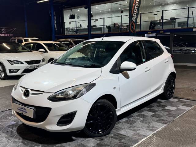 Mazda Mazda2 1.3 Tamura Euro 5 5dr Hatchback Petrol White