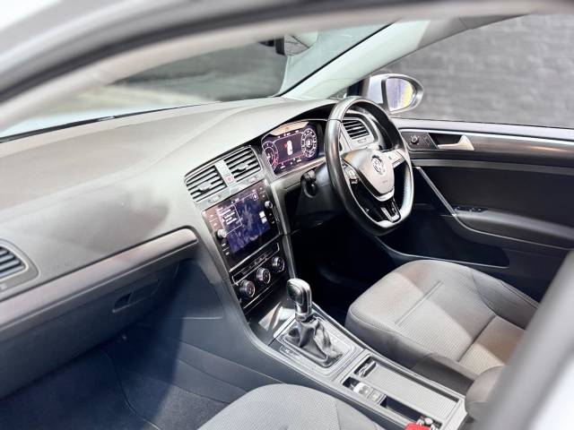 2018 Volkswagen Golf 1.6 TDI SE Nav DSG Euro 6 (s/s) 5dr