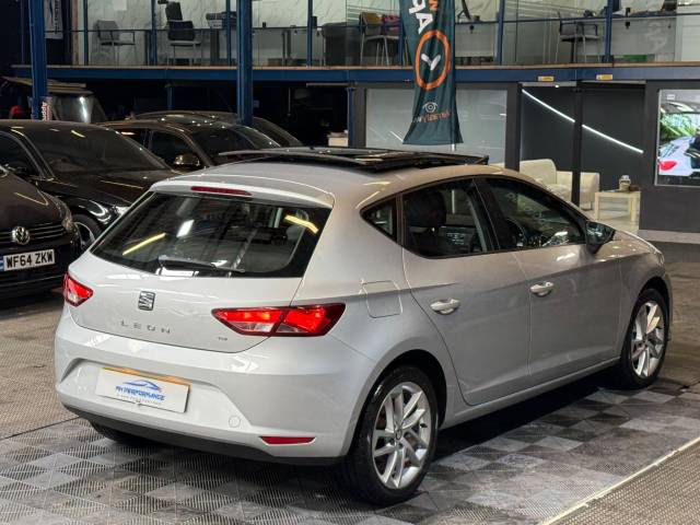 2013 SEAT Leon 1.6 TDI CR SE DSG Euro 5 (s/s) 5dr