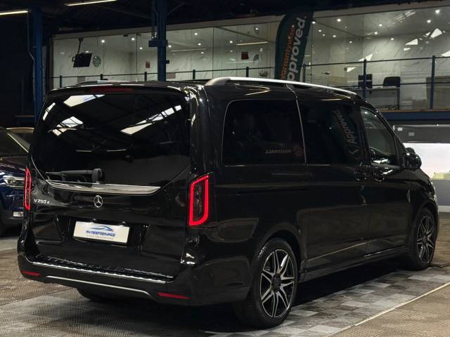 2019 Mercedes-Benz V Class 2.2 V250d AMG Line G-Tronic+ Euro 6 (s/s) 5dr 8 Seat LWB