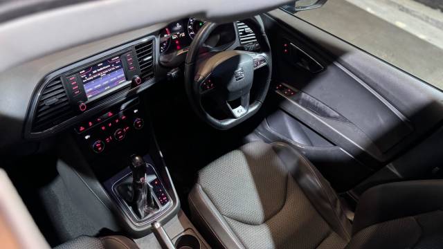 2013 SEAT Leon 2.0 TDI CR FR DSG Euro 5 (s/s) 5dr