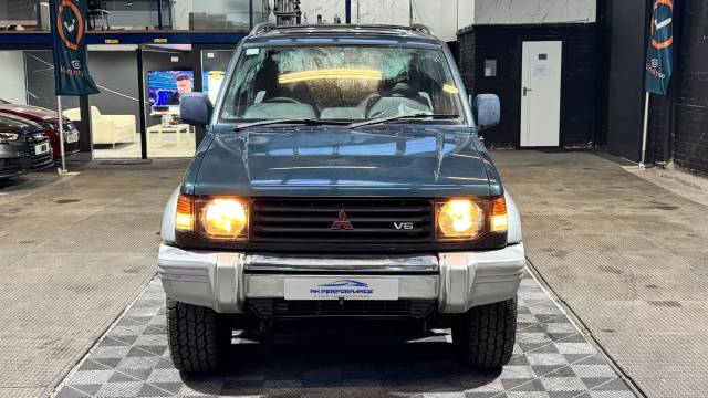 1997 Mitsubishi Shogun 3.0 V6 24v GLS SUV 3dr Petrol Manual (318 g/km, 178 bhp)