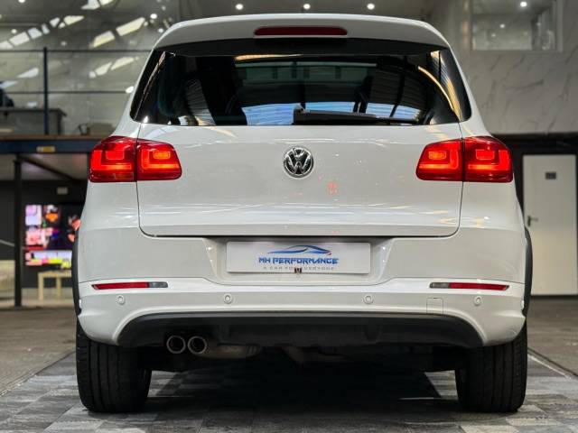2013 Volkswagen Tiguan 2.0 TDI BlueMotion Tech R-Line DSG 4WD Euro 5 (s/s) 5dr