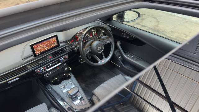 2017 Audi A4 Avant 2.0 TDI S line S Tronic quattro Euro 6 (s/s) 5dr