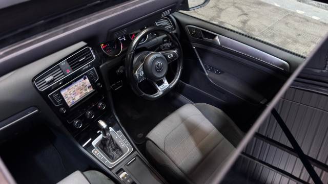 2016 Volkswagen Golf 2.0 TDI BlueMotion Tech R-Line Edition DSG Euro 6 (s/s) 5dr