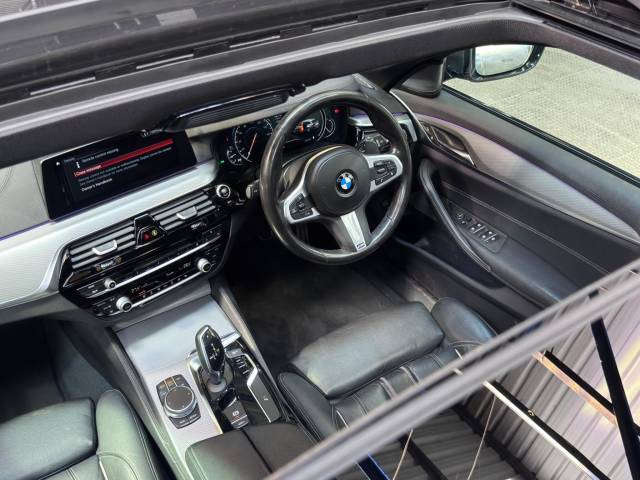 2018 BMW 5 Series 2.0 520d M Sport Touring Auto xDrive Euro 6 (s/s) 5dr