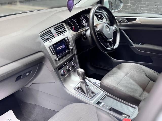 2015 Volkswagen Golf 1.6 TDI BlueMotion Tech Match DSG Euro 5 (s/s) 5dr