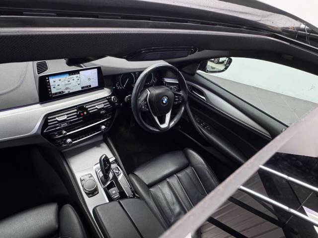 2018 BMW 5 Series 2.0 520d M Sport Touring Auto xDrive Euro 6 (s/s) 5dr