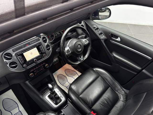 2015 Volkswagen Tiguan 2.0 TDI BlueMotion Tech R-Line DSG 4WD Euro 5 (s/s) 5dr (Nav)