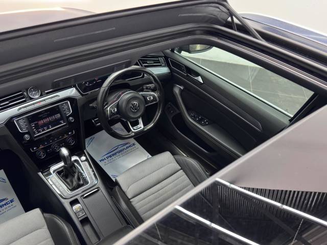 2017 Volkswagen Passat 2.0 TDI R-Line DSG Euro 6 (s/s) 5dr