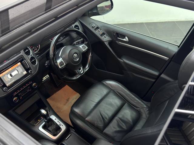 2014 Volkswagen Tiguan 2.0 TDI BlueMotion Tech R-Line DSG 4WD Euro 5 (s/s) 5dr (Nav)